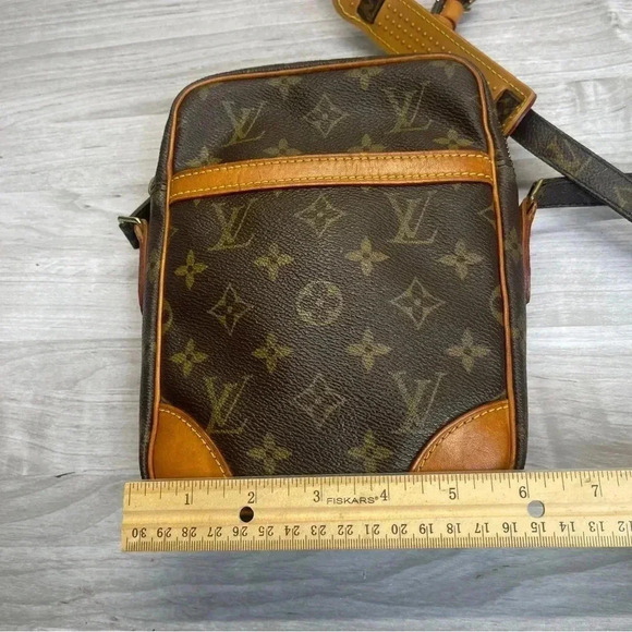 Louis Vuitton Danube PM Vintage LV Monogram Crossbody Purse - Picture 8 of 17